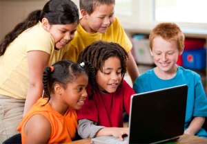 Kids-on-laptop